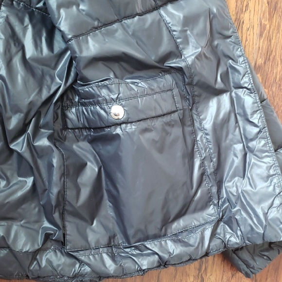 Prada Women's Black Quilted Down Puffer Jacket Size 42 Chic Feminine Cozy Winter - Picture 4 of 10